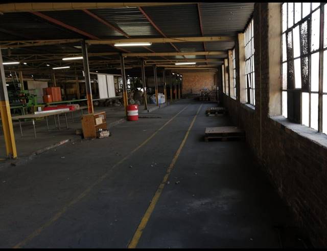4,500M² WAREHOUSE FOR SALE IN VULCANIA